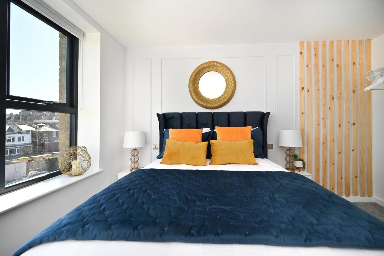 Spacious Designer 2Br Executive Apt, Near Beach & Marina, Central Location ラムズゲート エクステリア 写真