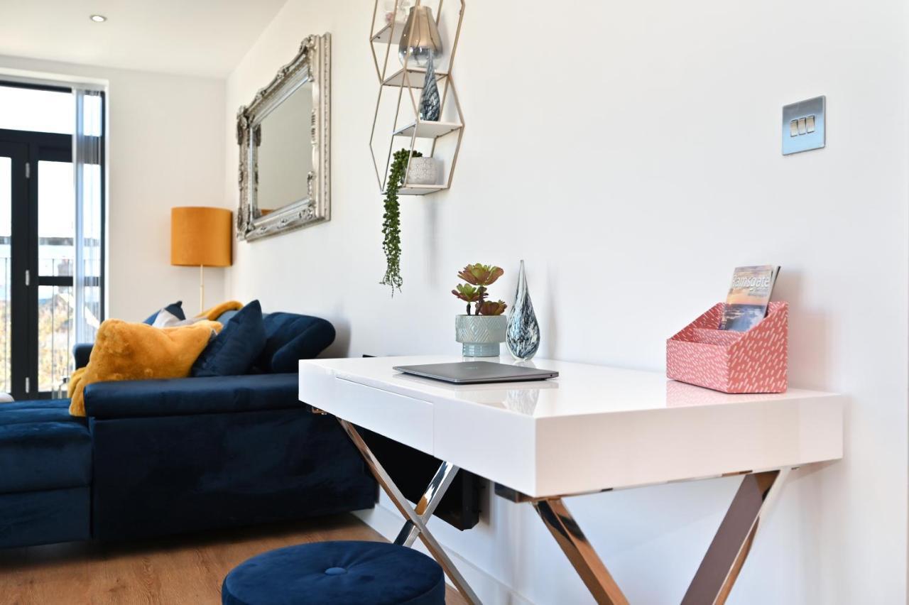 Spacious Designer 2Br Executive Apt, Near Beach & Marina, Central Location ラムズゲート エクステリア 写真