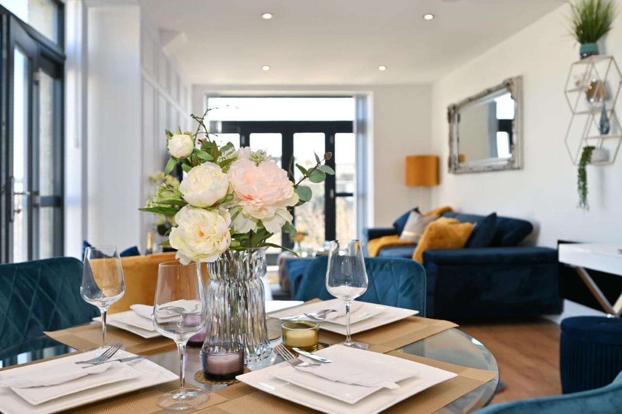 Spacious Designer 2Br Executive Apt, Near Beach & Marina, Central Location ラムズゲート エクステリア 写真